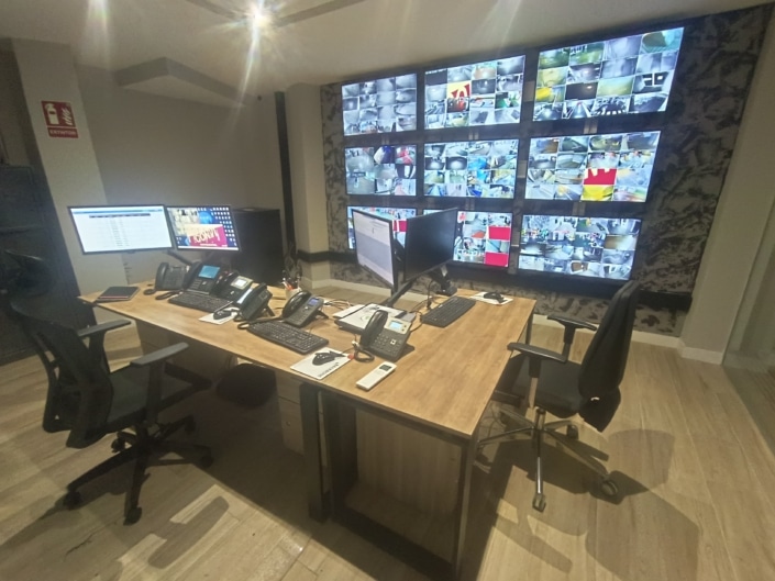 Centro de telecontrol con cámaras de videovigilancia en Som aparcaments